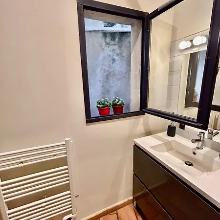 Vernon Apartment